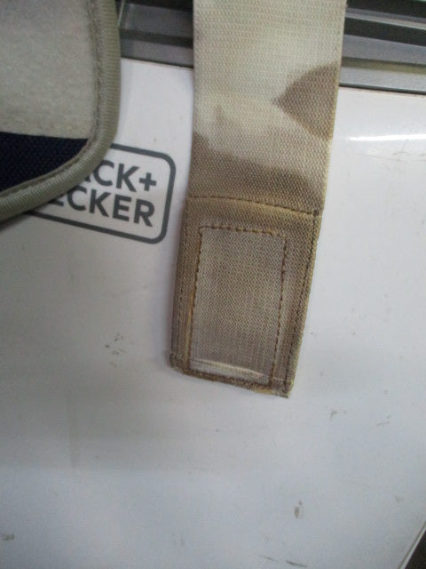Load image into Gallery viewer, Used Bauer SP4000 Shoulder Pads Adult Size Large - missing velcro
