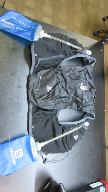 Used Salomon 8W Active Skin Hydration Pack Sz XS 32