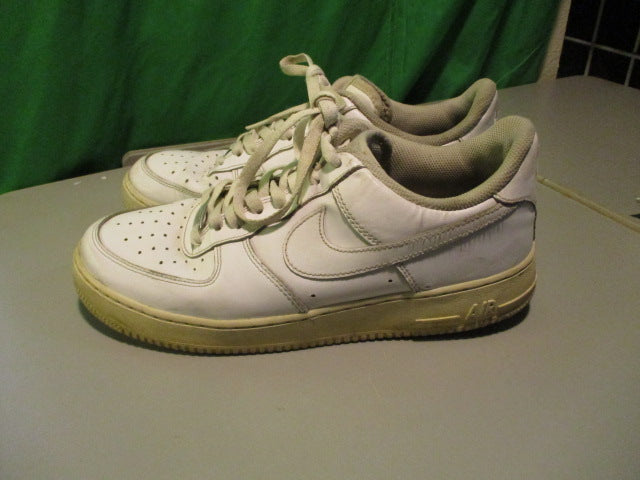 Load image into Gallery viewer, Used Nike Air Fore One Size 10.5 Sneakers
