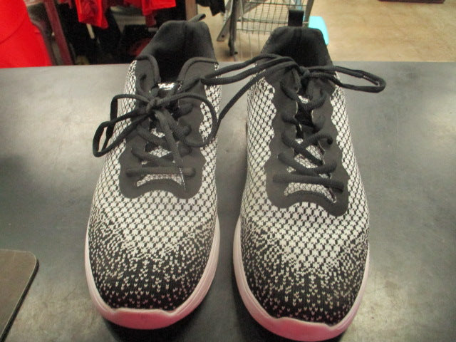 Load image into Gallery viewer, Used Strikeforce Bowling Shoes Size 10.5
