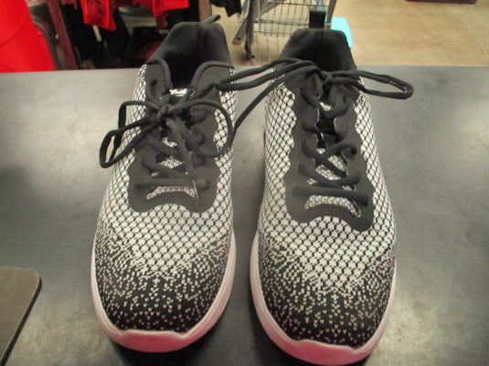 Used Strikeforce Bowling Shoes Size 10.5