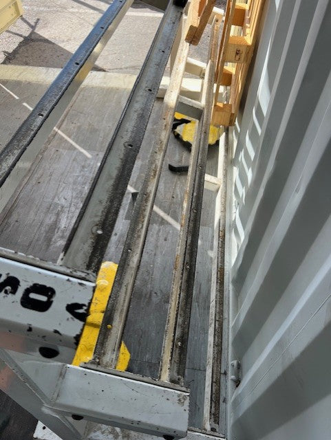 Load image into Gallery viewer, Used SAMSON White Commercial DUMBELL RACK 91&quot; 7.58 feet

