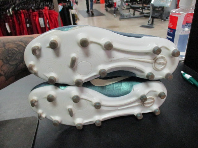 Load image into Gallery viewer, Used Nike Tiempo Legend 7 Pro Size Youth 3 Soccer Cleats
