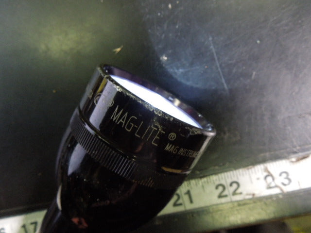 Load image into Gallery viewer, Used Maglite 12" Flashlight
