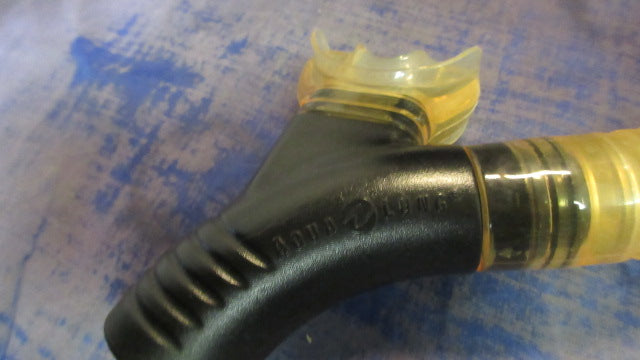 Load image into Gallery viewer, Used Aqua Lung Impulse 2 Snorkel
