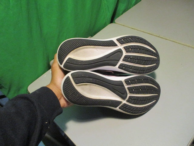 Load image into Gallery viewer, Nike RunningStar Size 4 Youth Running Shoes
