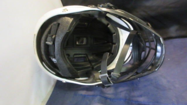 Load image into Gallery viewer, Used Cascade CPVR Lacrosse Helmet w/ Chin Strap Size Small/Medium
