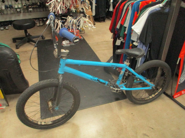 Load image into Gallery viewer, Used DK Helio 20" BMX Bike
