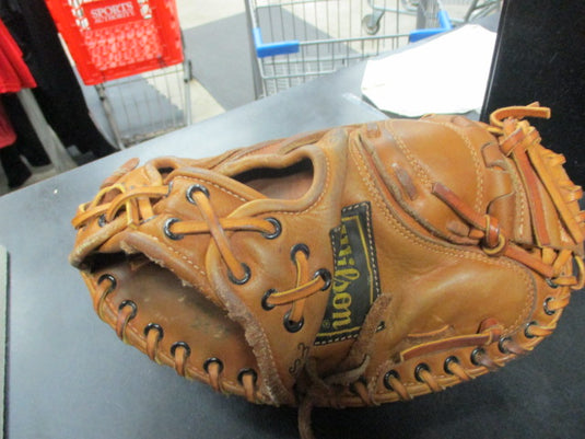 Used Wilson A2510 Leather Catchers Glove