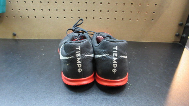 Load image into Gallery viewer, Used Nike Tiempo Indoor Soccer Shoes - Size 7
