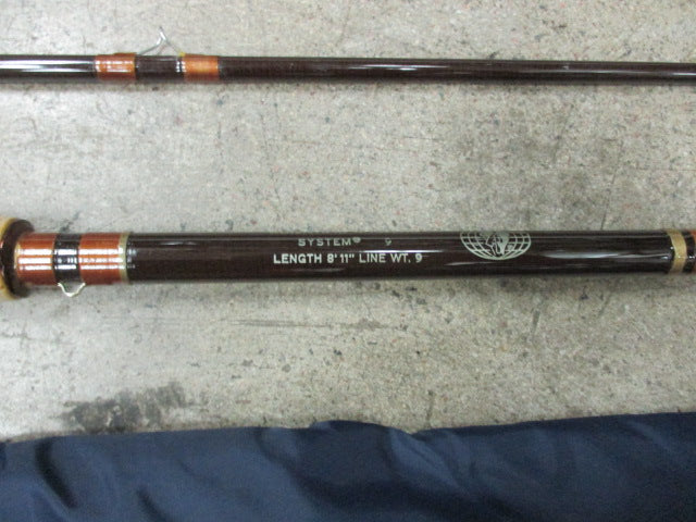 Load image into Gallery viewer, Scientific Anglers System 9 C3743 8" 11" 9# WF-9-F Bass Bug FLY ROD With Case
