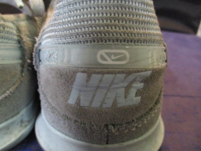 Load image into Gallery viewer, Used Nike Street Gato Indoor Soccer Cleats Youth Size 4.5
