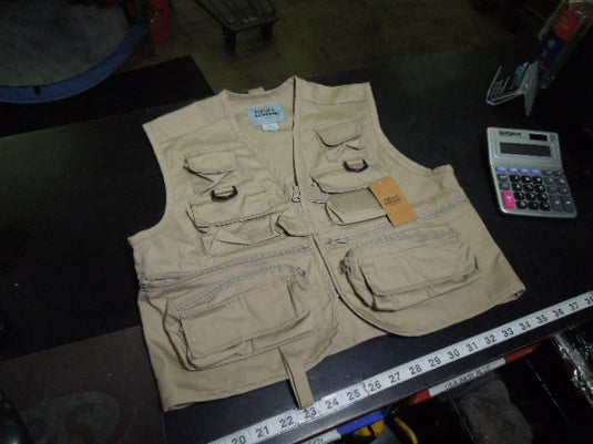 Used Field and Stream Jr. Fishing Vest Size MD