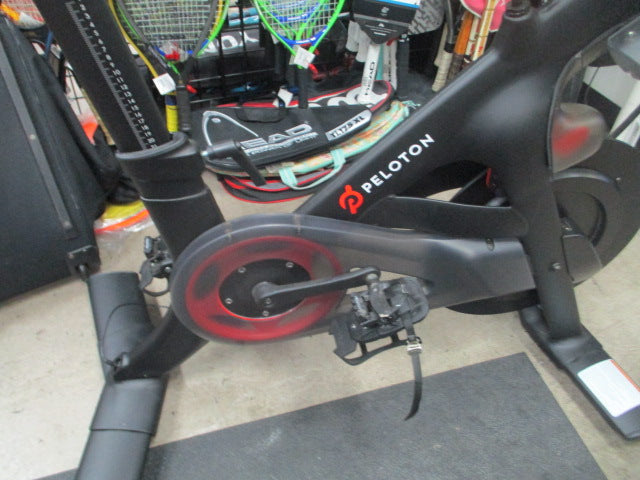 Load image into Gallery viewer, Used Peloton SPIN BIKE With Pivot Screen
