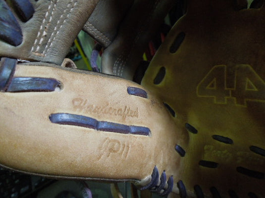 Used 44PRO Signiture Series Custom JP11 11.5" RHT Infield Glove