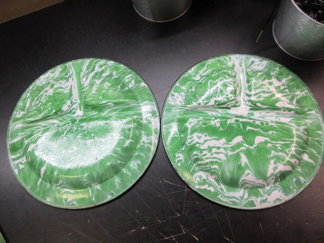 Load image into Gallery viewer, Used Vintage Green/White Enamelware Divided Camp Plate

