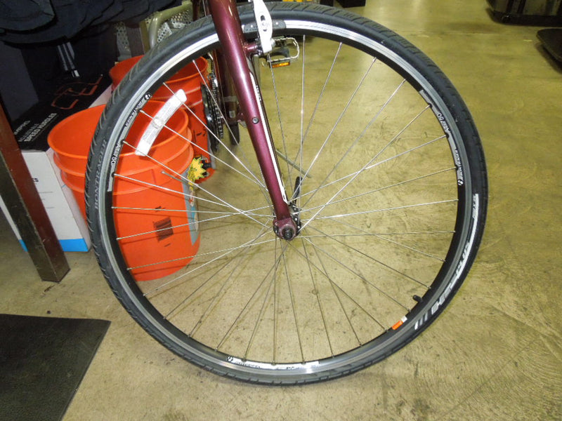 Load image into Gallery viewer, Used Trek 7.2 FX WSD 700cc Hybrid Bicycle

