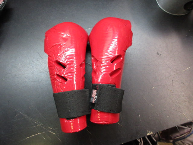 Load image into Gallery viewer, Used U.S. Martial Arts Gloves
