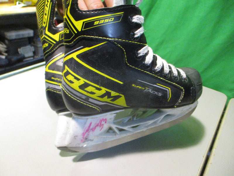 Load image into Gallery viewer, Used CCM Super Tacks 9350 Size 13 Hockey Skates

