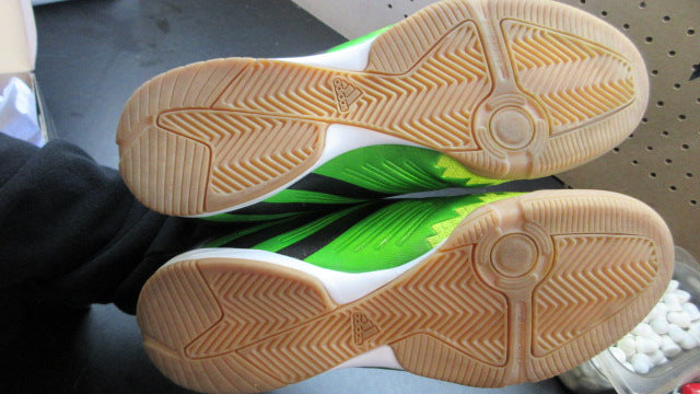 Load image into Gallery viewer, Used Adidas Predator Absolado Indoor Soccer Shoes - Size 7
