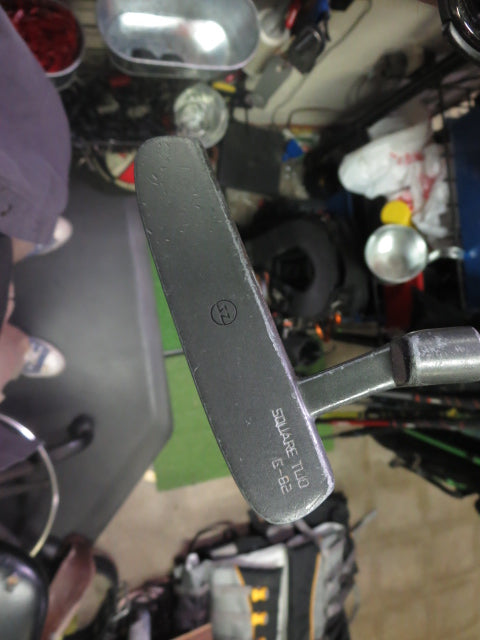 Load image into Gallery viewer, Vintage Square Two Series G Sight System Right Hand Blade Putter

