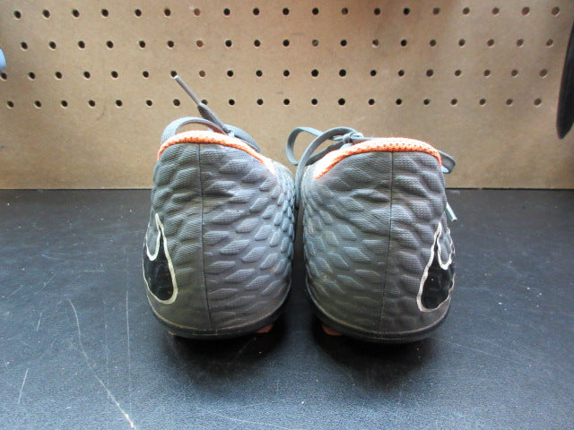 Load image into Gallery viewer, Used Nike Hypervenom Soccer Cleats - Size Youth 5
