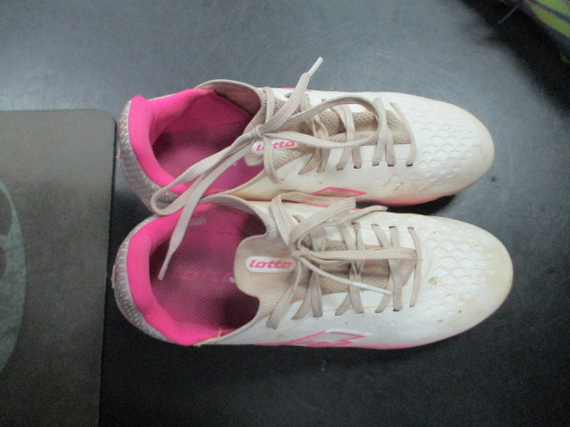 Load image into Gallery viewer, Used Lotto Size 4 Soccer Shoes Pink
