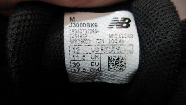 Load image into Gallery viewer, Used New Balance 3000 V6 Baseball Cleats - Size Youth 12
