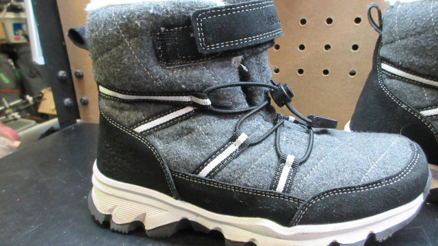 Load image into Gallery viewer, Used Visionreast Winter Snow Boots - Size 5
