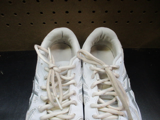 Load image into Gallery viewer, Used Asics Upcourt 6 Road Tested Sneaker - Size 6
