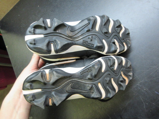 Load image into Gallery viewer, Used Nike Air Jordan 1 Mid Baseball Cleats - Size Youth 3.5
