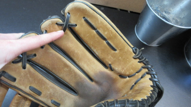 Load image into Gallery viewer, Used Wilson A2000 Pro Stock 1955 12.5" Glove - RHT

