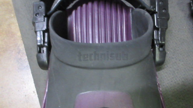 Load image into Gallery viewer, Used Aqua Lung Blades 2 24&quot; Swim Fins Adult Size Small - small wear on heels
