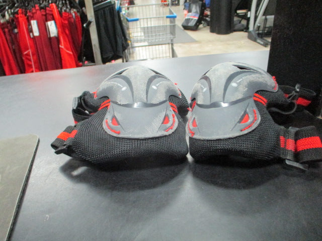 Load image into Gallery viewer, Used Bone Shieldz Tarmac 360 Adult Knee Pads

