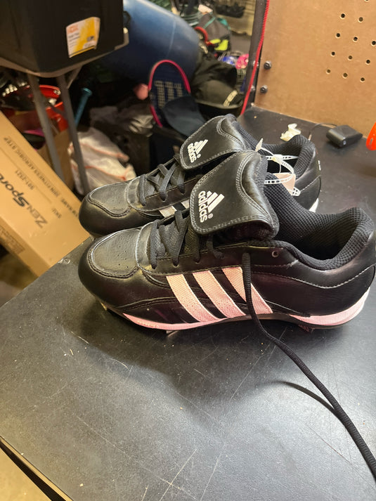 like new Excelsior5 W low adidas black softballl cleats size 5 1/2