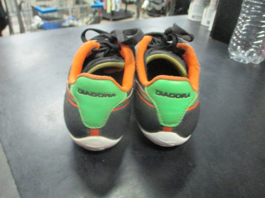 Used Diadora Size kids 10.5 Soccer Cleats