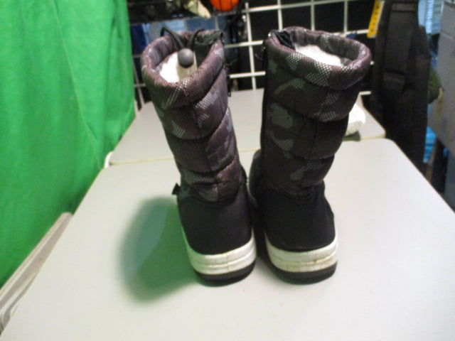 Load image into Gallery viewer, Used Apakowa Size 2 Kids Winter Boots
