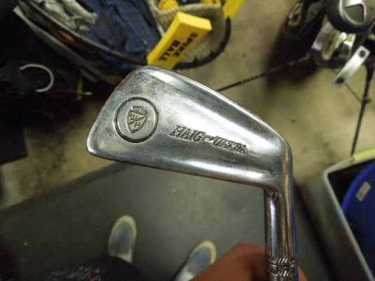 Vintage Walter Hagen Ultra 8pc Right Hand Iron Set 2-5 7-9 Irons and P Wedge