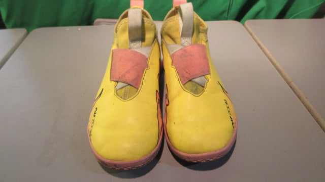 Load image into Gallery viewer, Used Nike Zoom Mercurial Vapor 15 Academy Youth 4 Turf Soccer Cleats

