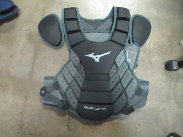 Load image into Gallery viewer, Mizuno Samurai Catchers Chest Protector Adult 15" Black/Grey
