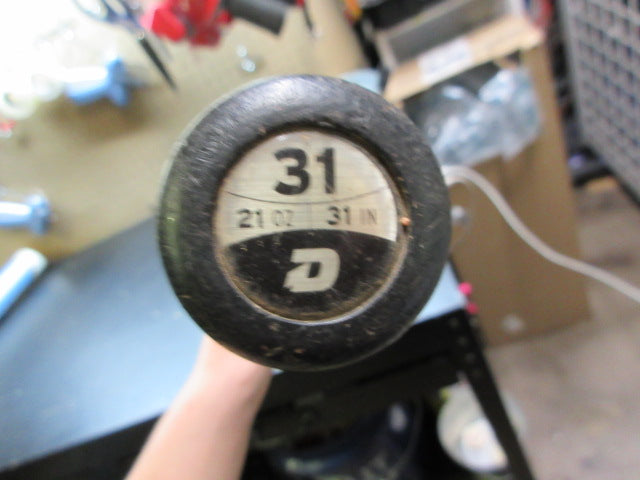 Load image into Gallery viewer, Used Demarini CF4 31" -10 Fastpitch Softball Bat
