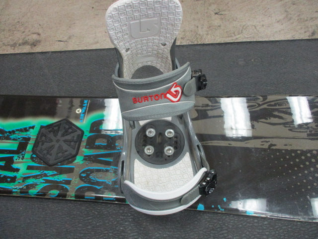 Load image into Gallery viewer, Used Airwalk 148CM Snowboard W/ Burton Freestyle Bindings

