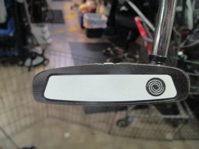 Load image into Gallery viewer, Used Odyssey White Ice DART RH Putter 34" With covr
