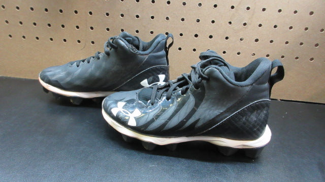 Load image into Gallery viewer, Used Under Armour Cleats - Size Youth 1

