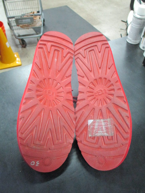 Load image into Gallery viewer, Used UGG Neumel Chukka Boot in Red Size 12
