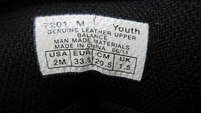 Load image into Gallery viewer, Used Vasque Breeze Water Proof Hiking Shoes - Youth 2 Med
