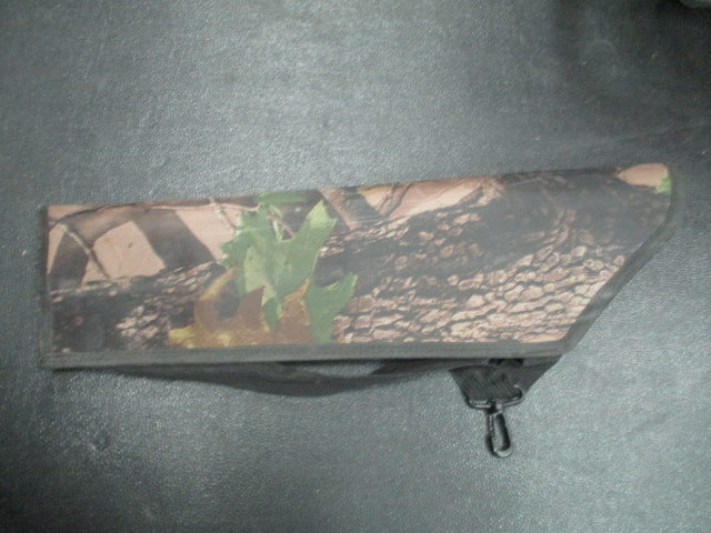 Load image into Gallery viewer, Used Camo Hunting Arrow Quiver
