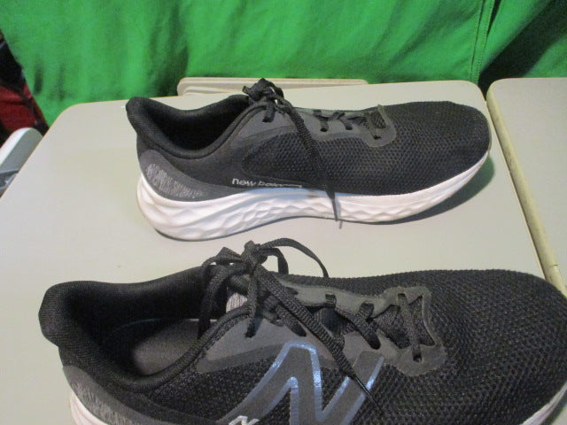 Load image into Gallery viewer, Used New Balance Fresh Foam Arishi v4 Size 8 Running Shoes
