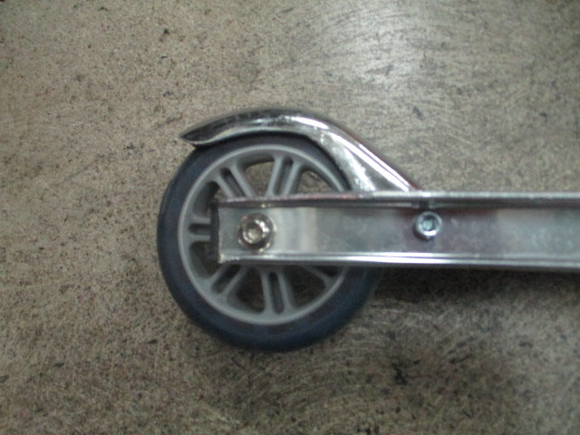 Load image into Gallery viewer, Used Razor Kids Folding Scooter
