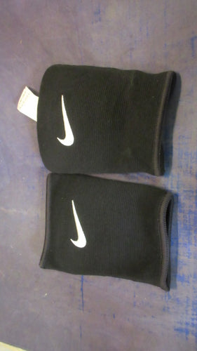 Used Nike Essential Knee Pads Youth Size XS/S